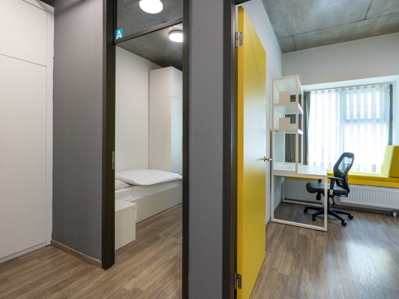 2-Person Private Suite