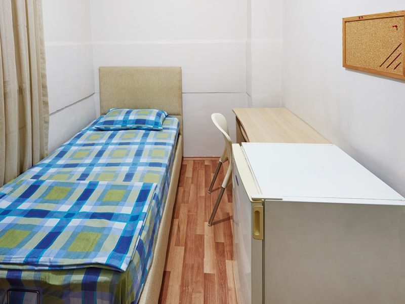Single Person Large Front-Facing Room